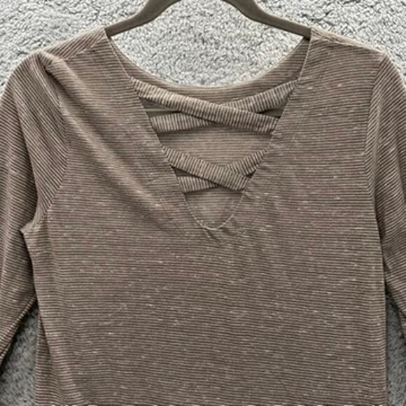 prAna Women's Medium Lightweight Activewear Shirt Cutout in Back Comfort Active - Picture 7 of 10